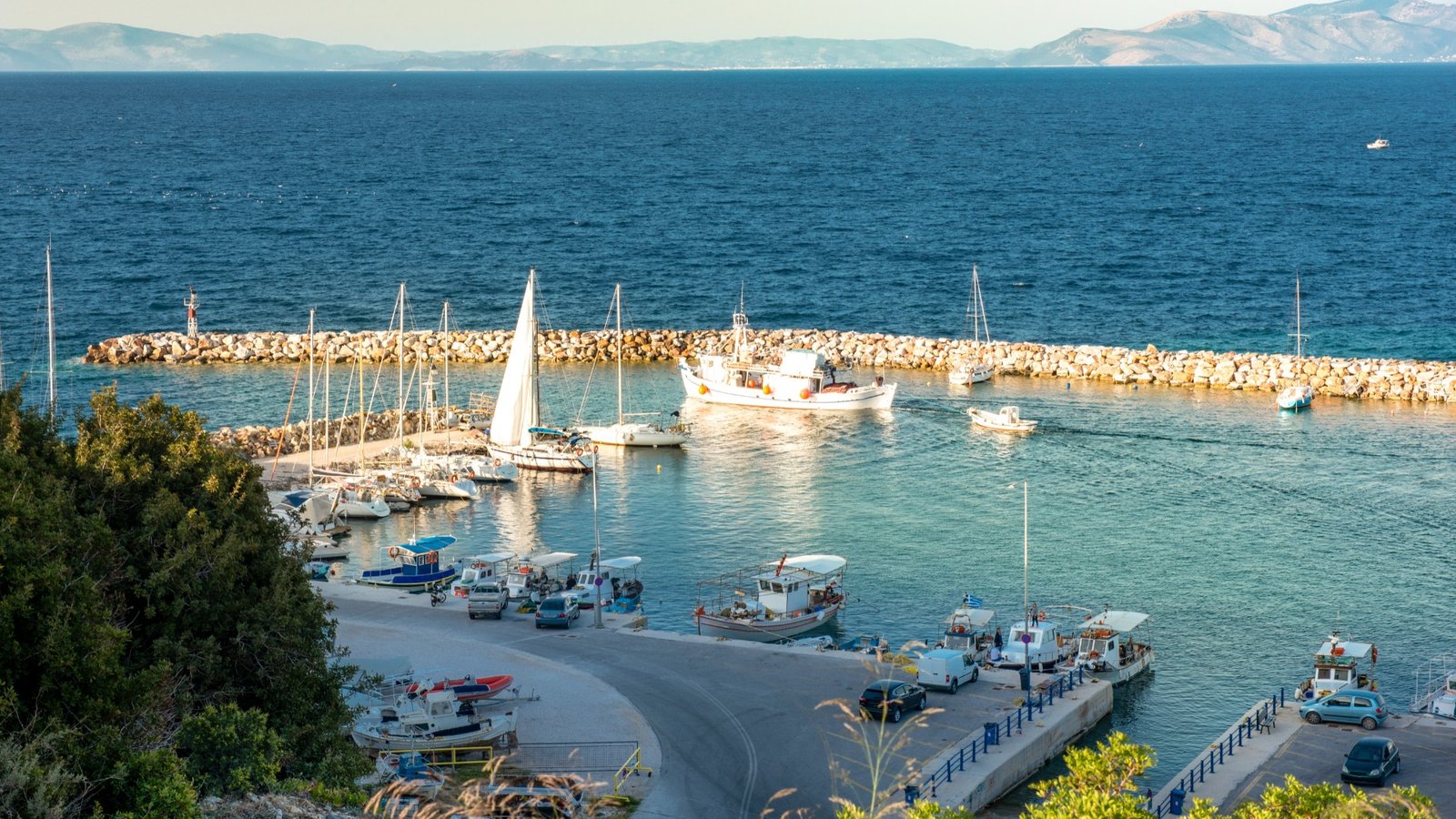 Transit log and customs papers for a yacht under temporary importation in Greece